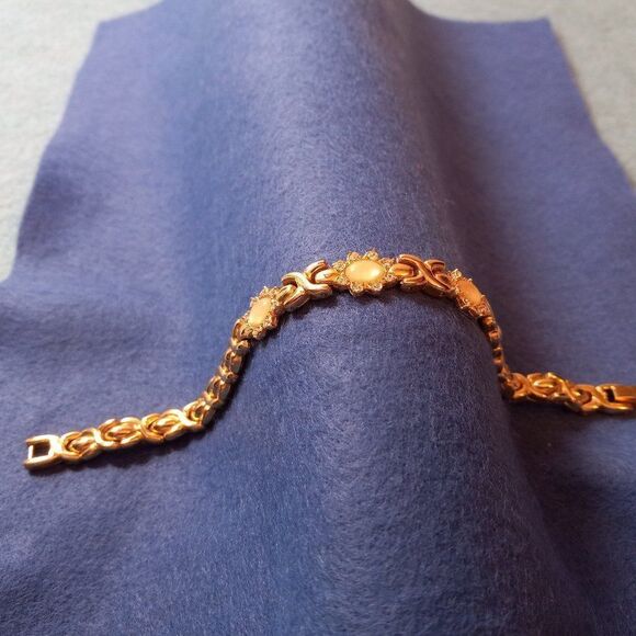 Three Flower Blossom Bracelet - Picture 1 of 6